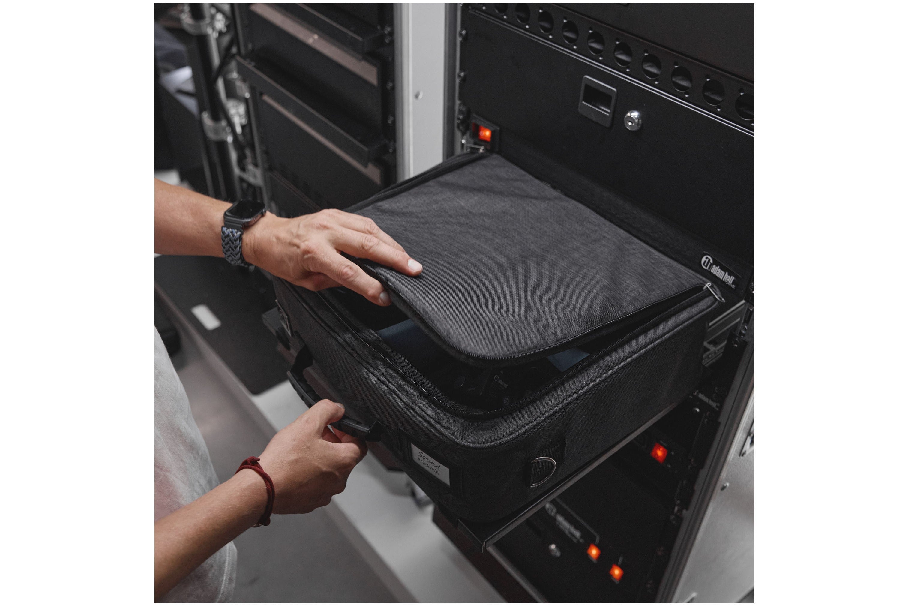 Adam_Hall_ORGAFLEX_RACK_BAG_03_14.jpeg