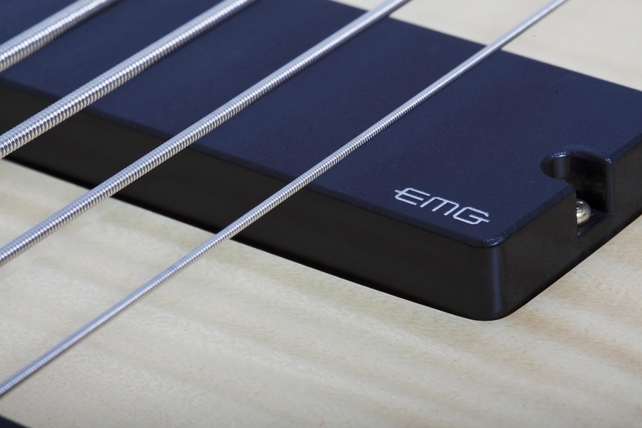 Schecter_2541_STILETTO_CUSTOM_5_NAT_8.jpeg