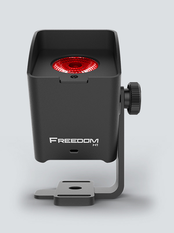 Galerijní obrázek č.2 LED RGBAWUV (RGB+Amber+White+UV) CHAUVET DJ Freedom H1 x4 Black