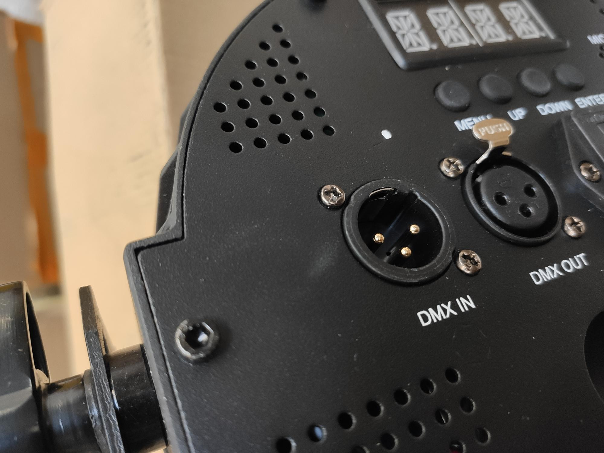 Galerijní obrázek č.1 LED RGBA (RGB+Amber) CHAUVET DJ SlimPAR Pro Q USB A STOCK