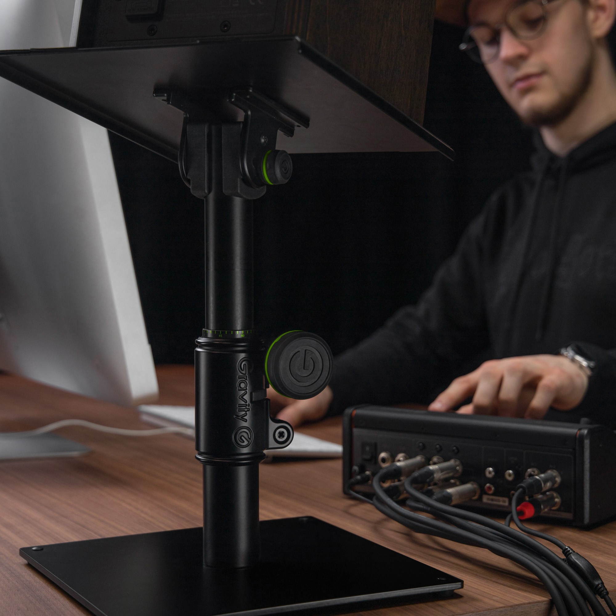 Galerijní obrázek č.16 Stojany a držáky pro studiové monitory GRAVITY SP 3102
