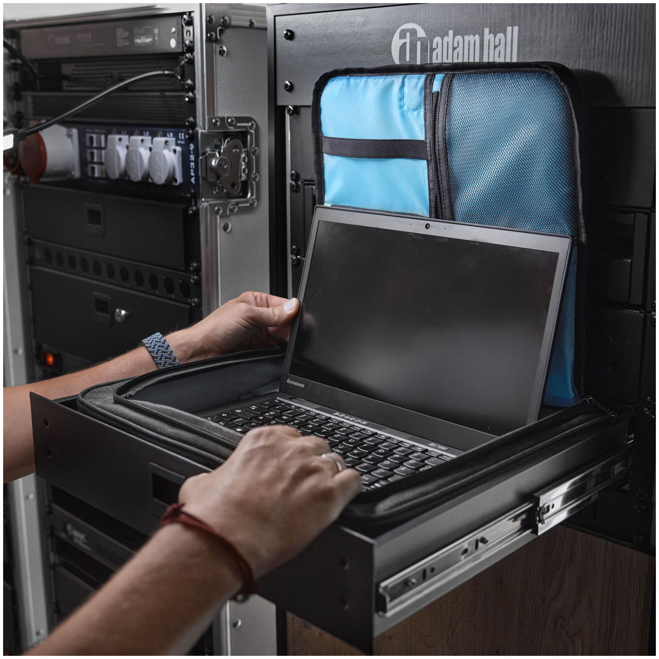 Galerijní obrázek č.13 Příslušenství racku 19" ADAM HALL ORGAFLEX RACK BAG 02