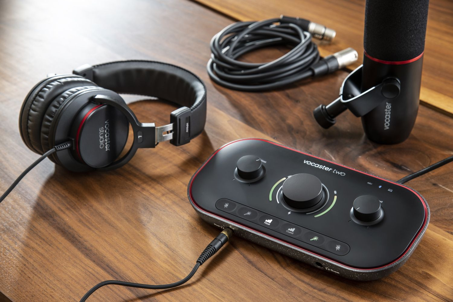 Galerijní obrázek č.6 Mikrofony pro rozhlasové vysílání FOCUSRITE Vocaster Two Studio