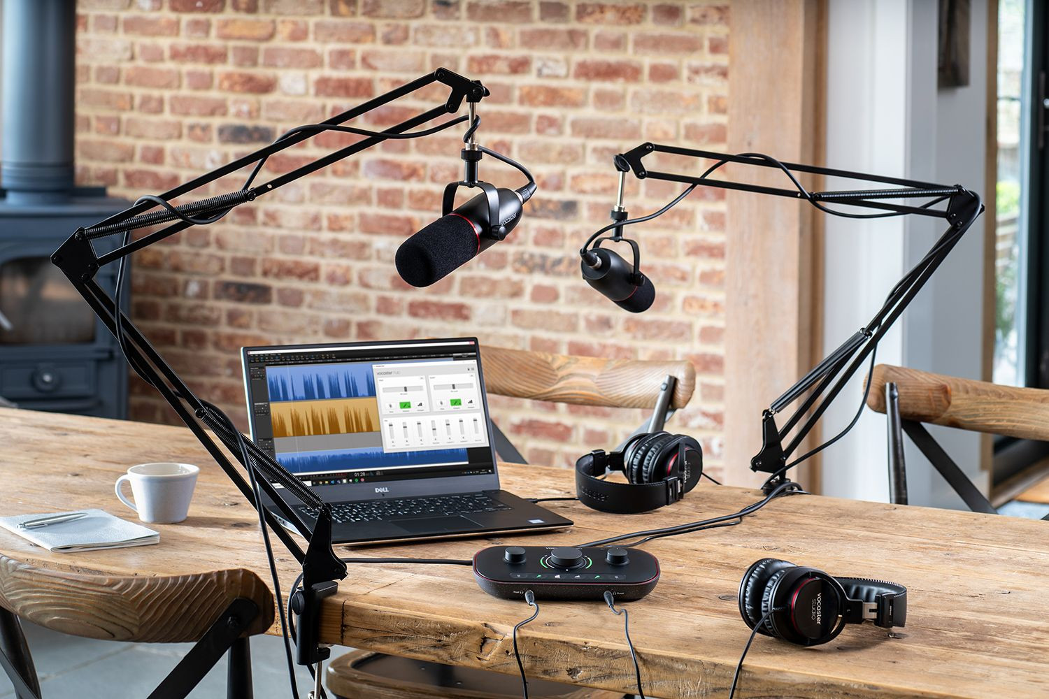 Galerijní obrázek č.10 Mikrofony pro rozhlasové vysílání FOCUSRITE Vocaster Two Studio