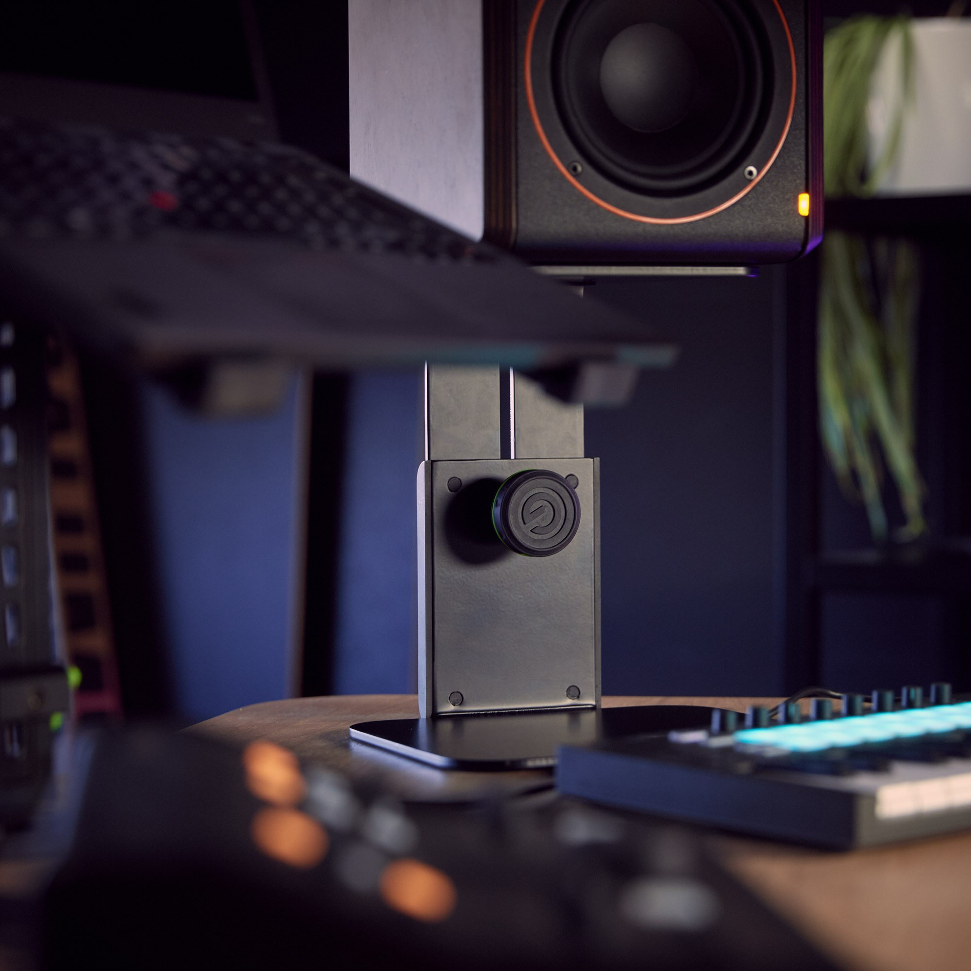 Galerijní obrázek č.14 Stojany a držáky pro studiové monitory GRAVITY SP 3102 C B