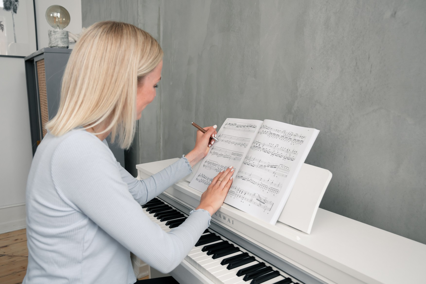 Galerijní obrázek č.13 Klávesy KAWAI CN201W - Premium White Satin