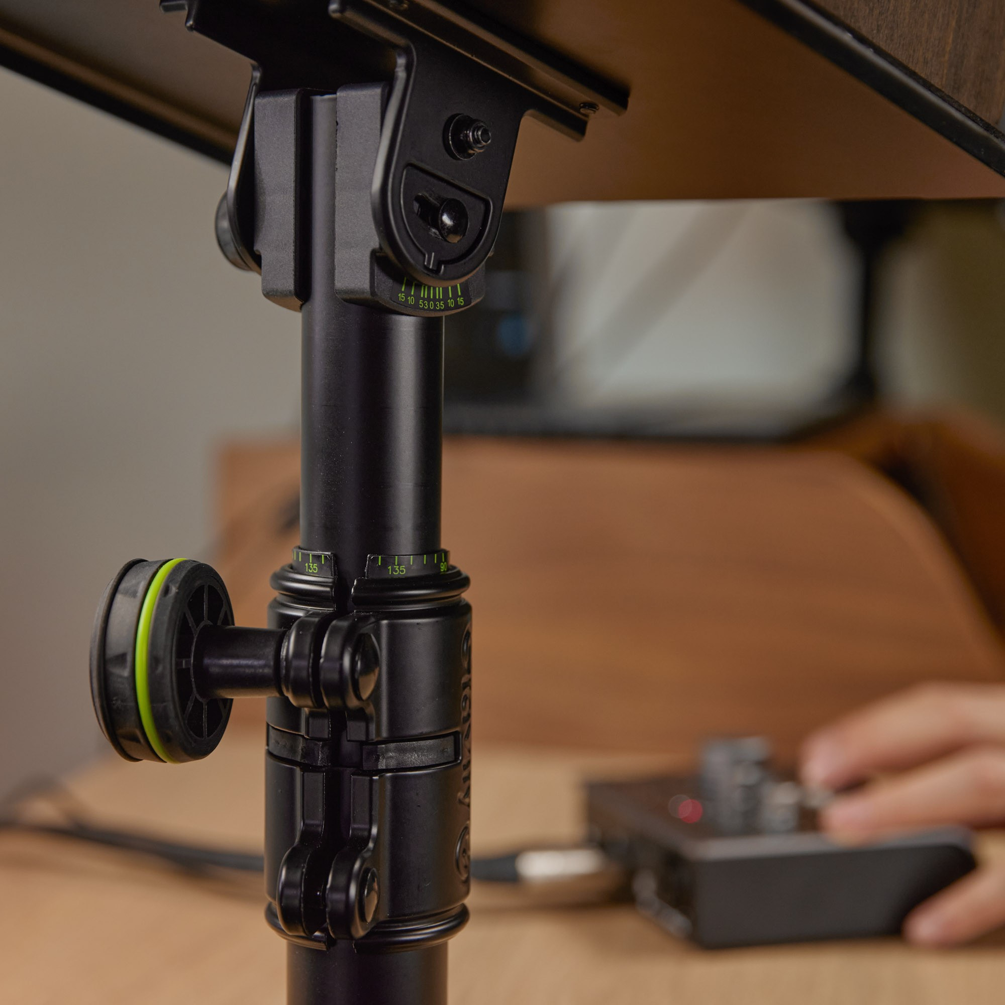 Galerijní obrázek č.17 Stojany a držáky pro studiové monitory GRAVITY SP 3102 TM