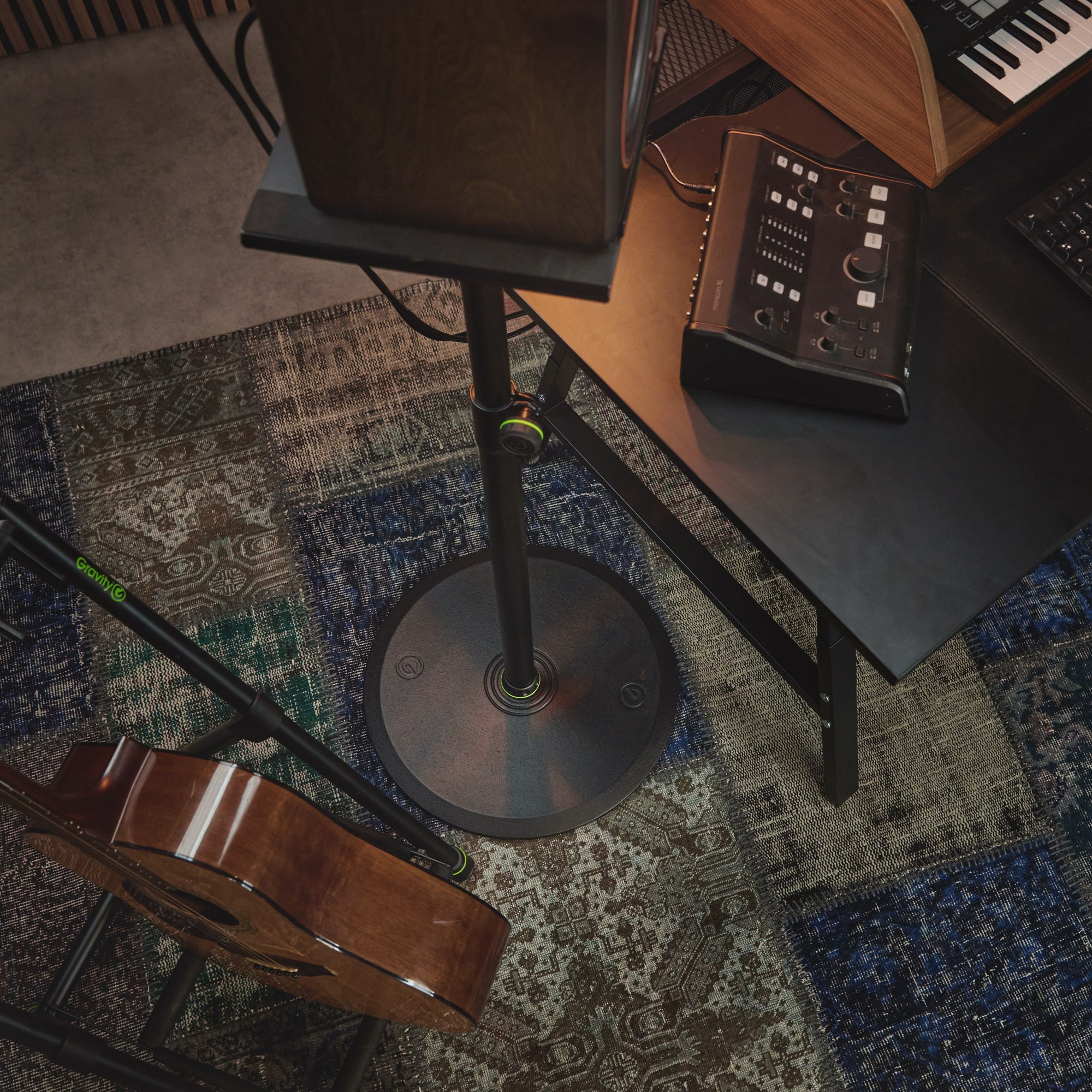 Galerijní obrázek č.11 Stojany a držáky pro studiové monitory GRAVITY SP 3202 LR B