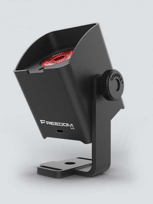 Hlavní obrázek LED RGBAWUV (RGB+Amber+White+UV) CHAUVET DJ Freedom H1 x4 Black