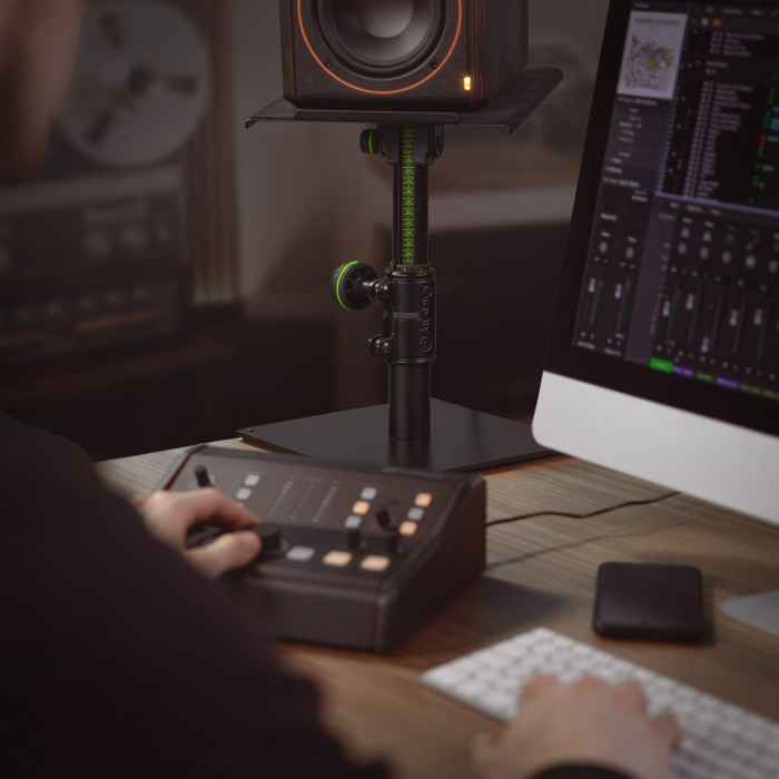 Hlavní obrázek Stojany a držáky pro studiové monitory GRAVITY SP 3102