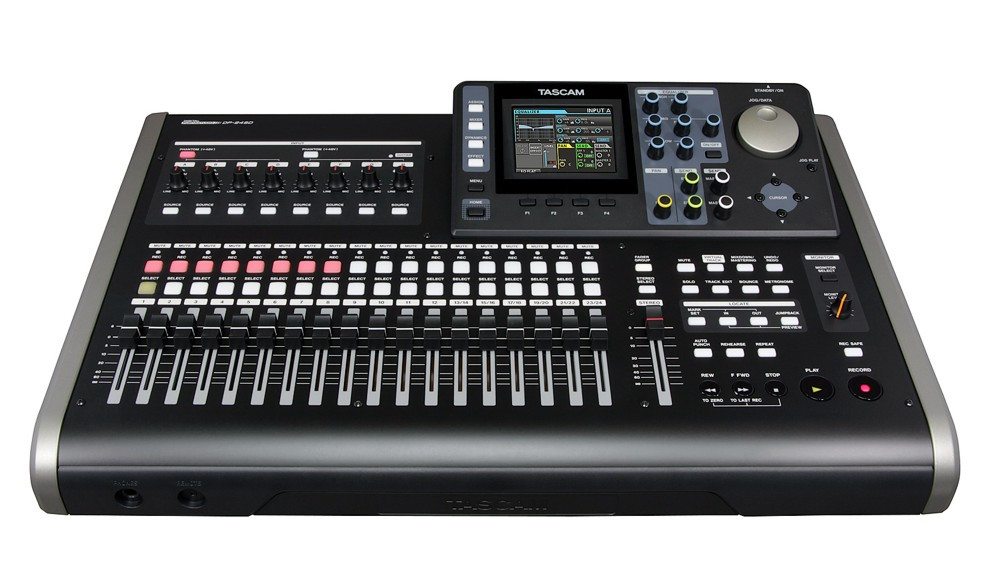 Hlavní obrázek Vícestopé rekordery (stolní/rackové) TASCAM DP-24SD