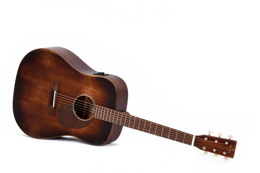 Hlavní obrázek Dreadnought SIGMA GUITARS DM-15E-AGED - Natural Distressed Satin