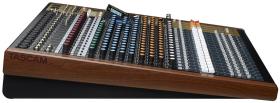 Galerijní obrázek č.4 Mixážní pulty s efektem TASCAM Model 24