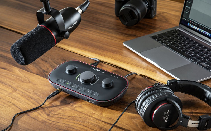 Podcastový set FOCUSRITE VOCASTER TWO STUDIO Detail setu FOCUSRITE VOCASTER TWO STUDIO