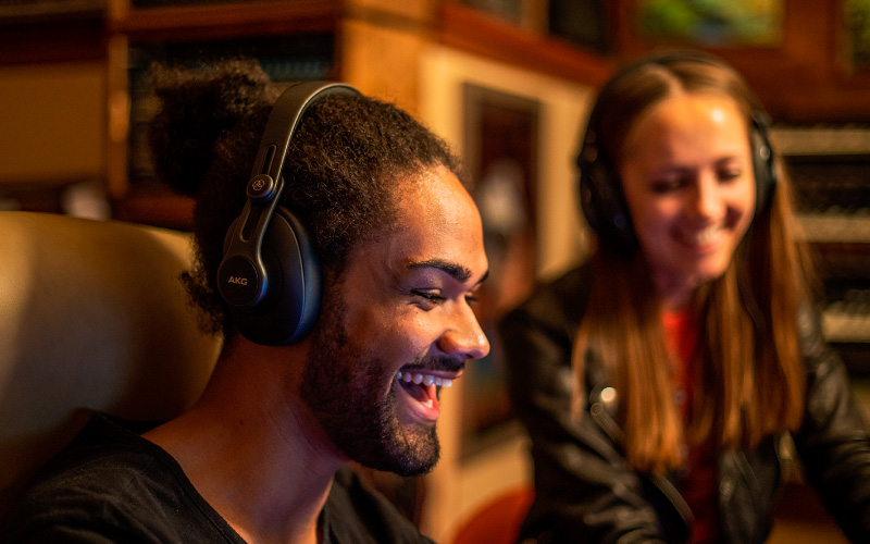 Sluchátka AKG K361-BT Studiová sluchátka AKG K361-BT