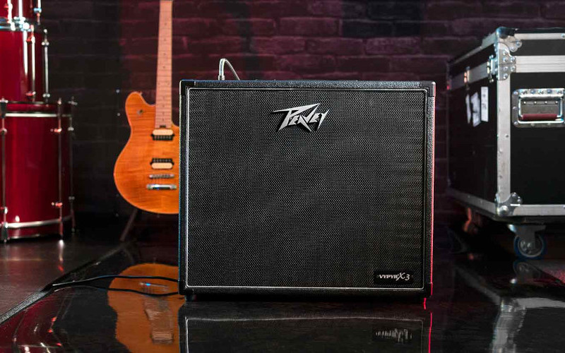 Kombo PEAVEY VYPYR X3 PEAVEY VYPYR X3 na podiu