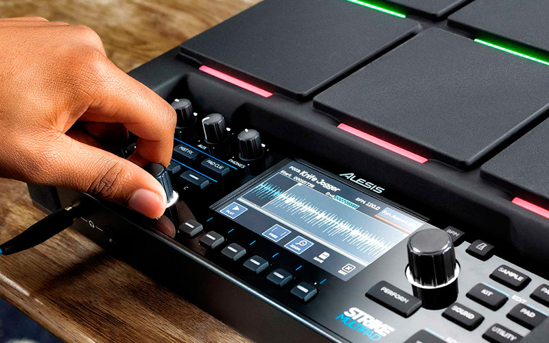 Perkusní pad ALESIS STRIKE MULTIPAD Detail ovládání ALESIS STRIKE MULTIPAD