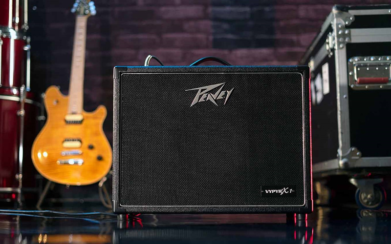 Kombo PEAVEY VYPYR X1 PEAVEY VYPYR X1 na podiu